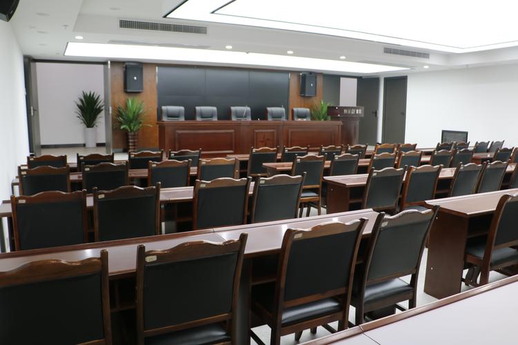后置许可项目凭许可证或审批文件经营)税务服务;社会经济咨询等